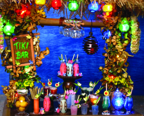 Dinky World: Miniature Hawaiian Tiki Bar